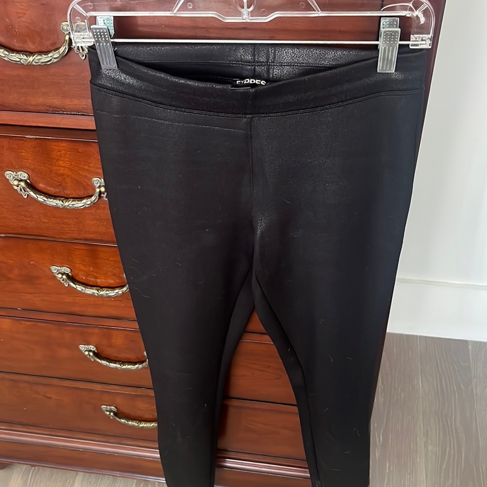 Express leggings XS Black Vegan Snakeskin pattern very subtle.